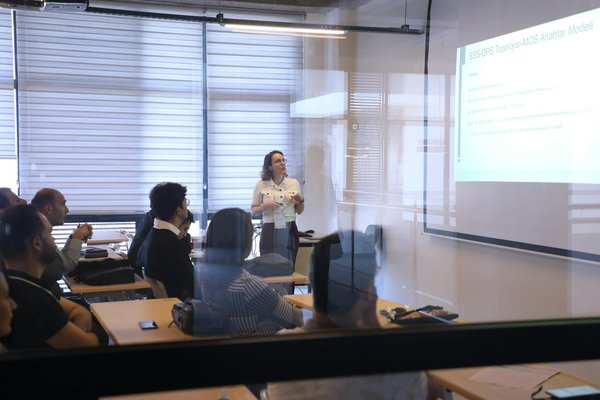 How can UK businesses improve customer retention through personalization?