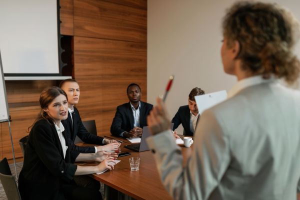 How do UK businesses navigate supply chain disruptions?