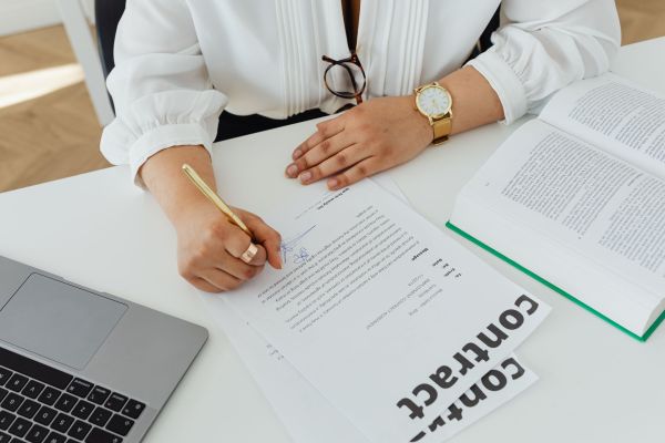How Does Brexit Affect Legal Contracts for Businesses in the UK?